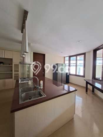 Rumah Kondisi Baik Disewakan di Pondok Indah, Jakarta Selatan LT 1500m2, LB 700m2 Rumah Kondisi Baik Disewakan di Pondok Indah, Jakarta Selatan LT 1500m2, LB 700m2