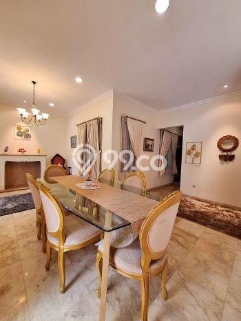 LOKASI PREMIUM! Rumah Berkembang di Cinere, LT 300m² Bangunan 212m² LOKASI PREMIUM! Rumah Berkembang di Cinere, LT 300m² Bangunan 212m²