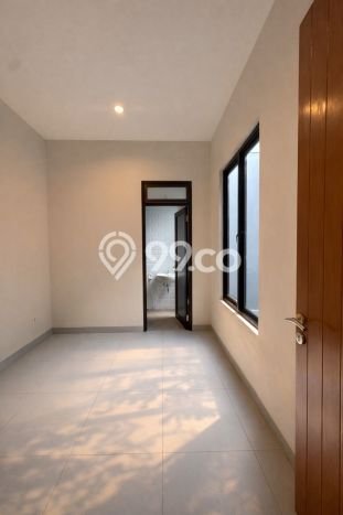 Dijual Rumah Minimalis Bagus Punya 3 KT di BSD Tangerang Selatan SHM Dijual Rumah Minimalis Bagus Punya 3 KT di BSD Tangerang Selatan SHM