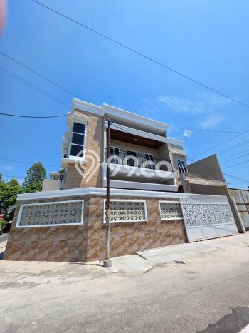 Dijual Hunian Mewah dengan Fasilitas Sekitar Lengkap di Laweyan, Solo Dijual Hunian Mewah dengan Fasilitas Sekitar Lengkap di Laweyan, Solo