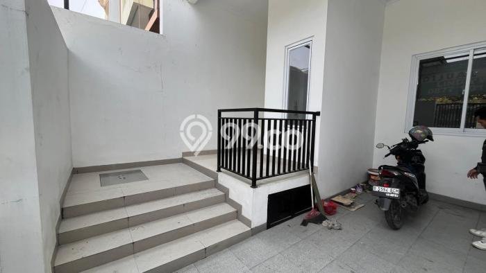 Rumah Elit LB 225m2 Siap Pakai Desain Elegan di Muara Karang, Jakarta Utara Rumah Elit LB 225m2 Siap Pakai Desain Elegan di Muara Karang, Jakarta Utara