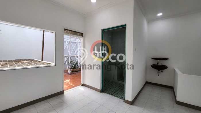 Unit Ruko Dijual di Semarang Timur Semarang Luas Bangunan 310m2 Unit Ruko Dijual di Semarang Timur Semarang Luas Bangunan 310m2