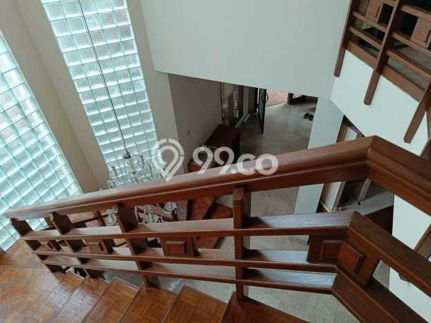 Ready to Use! Luxury House LT 320m2 Desain Elegan di Tubagus Angke Ready to Use! Luxury House LT 320m2 Desain Elegan di Tubagus Angke