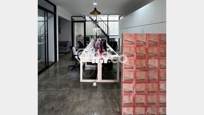 Kantor Dijual Lokasi Emas di Karang Tengah Luas 150m2 Kantor Dijual Lokasi Emas di Karang Tengah Luas 150m2