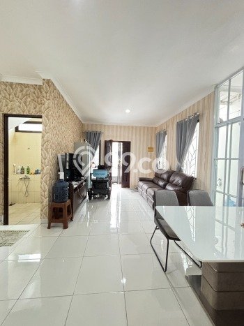 Jual Rumah Strategis Bagus Punya 2 KT di BSD Tangerang Selatan SHM Jual Rumah Strategis Bagus Punya 2 KT di BSD Tangerang Selatan SHM