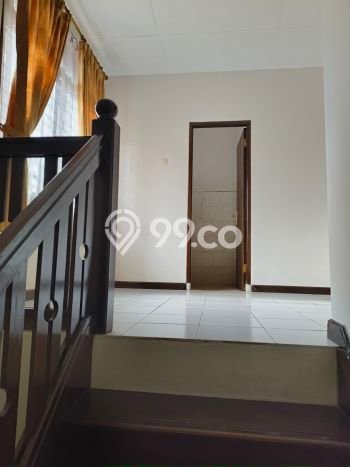 Rumah Sewa Tangerang Selatan LT 180m2 LB 150m2 Area Bintaro Rumah Sewa Tangerang Selatan LT 180m2 LB 150m2 Area Bintaro