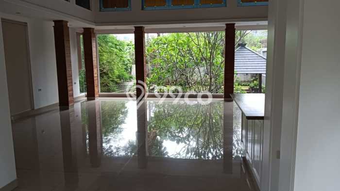 Lokasi terbaik! Rumah siap pakai disewakan di Sektor 9-Bintaro LB 500m2 Lokasi terbaik! Rumah siap pakai disewakan di Sektor 9-Bintaro LB 500m2