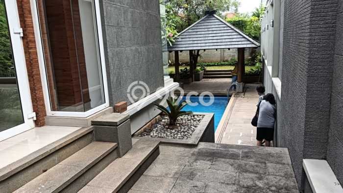 Lokasi terbaik! Rumah siap pakai disewakan di Sektor 9-Bintaro LB 500m2 Lokasi terbaik! Rumah siap pakai disewakan di Sektor 9-Bintaro LB 500m2