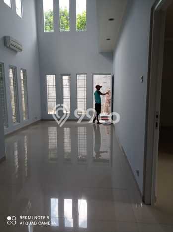 Disewakan Hunian Konsep Modern di Serpong Tangerang Selatan dengan 4 Kamar Disewakan Hunian Konsep Modern di Serpong Tangerang Selatan dengan 4 Kamar