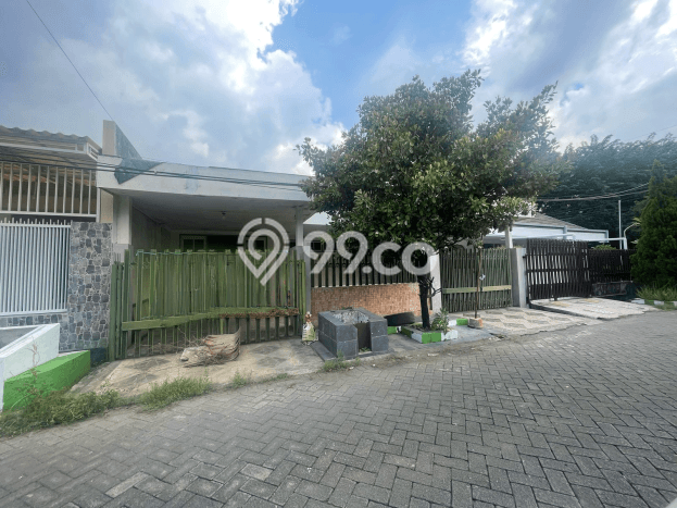 Hunian Cantik Minimalis Lb 200m2 di Tenggilis Mejoyo, Surabaya Hunian Cantik Minimalis Lb 200m2 di Tenggilis Mejoyo, Surabaya