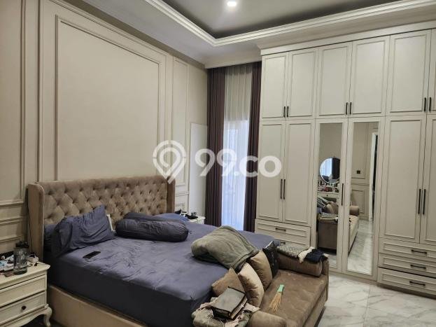 Ready to Use! Luxury House LT 375m2 Desain Elegan di Ketintang Ready to Use! Luxury House LT 375m2 Desain Elegan di Ketintang