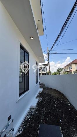 Hunian Mewah Dijual LT 102m2 di Sukolilo, Surabaya Hunian Mewah Dijual LT 102m2 di Sukolilo, Surabaya