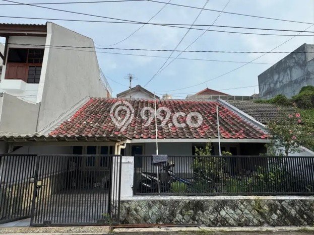 Dijual Rumah Eksklusif 4 KT di Manyar, Surabaya Dijual Rumah Eksklusif 4 KT di Manyar, Surabaya
