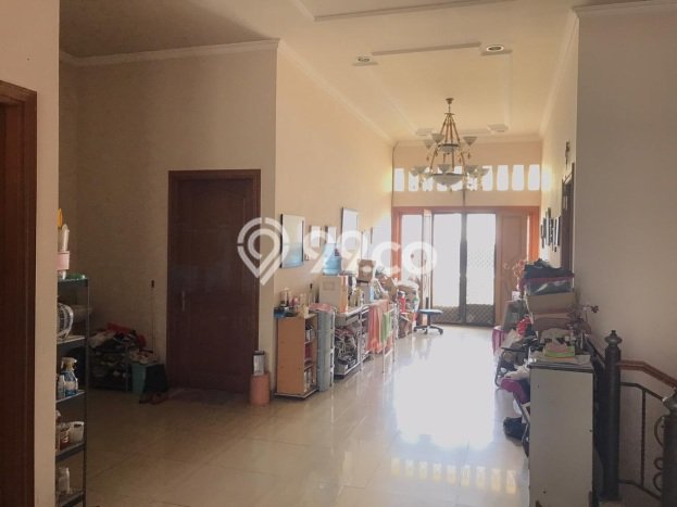 Rumah Elit LB 600m2 Siap Huni Desain Elegan di Manyar, Surabaya Rumah Elit LB 600m2 Siap Huni Desain Elegan di Manyar, Surabaya
