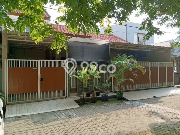 For Sale Hunian Rumah Nyaman 4 Kamar di Pondok Tjandra, Sidoarjo For Sale Hunian Rumah Nyaman 4 Kamar di Pondok Tjandra, Sidoarjo