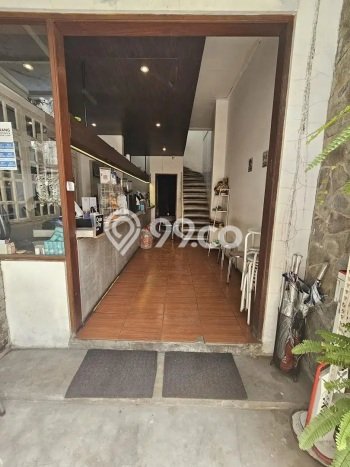 Jual Rumah Luas Megah Dengan View Cantik di Margorejo, Surabaya Jual Rumah Luas Megah Dengan View Cantik di Margorejo, Surabaya