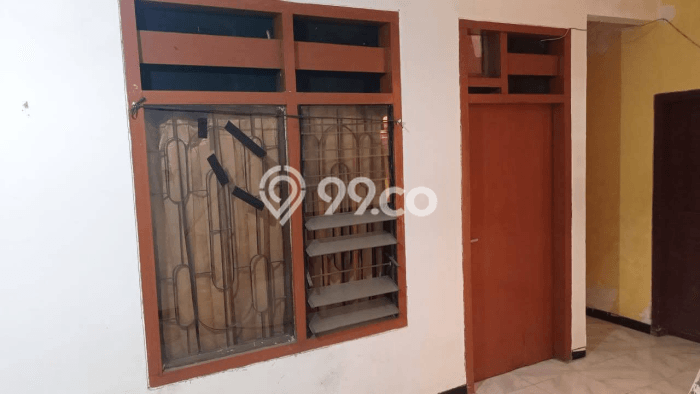 Dijual Rumah 6 Kamar Lokasi Ideal Bagus dan Strategis di Rungkut Dijual Rumah 6 Kamar Lokasi Ideal Bagus dan Strategis di Rungkut