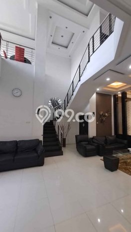 Jual Rumah Luas Megah Dengan View Eksklusif di kertajaya, Surabaya Jual Rumah Luas Megah Dengan View Eksklusif di kertajaya, Surabaya