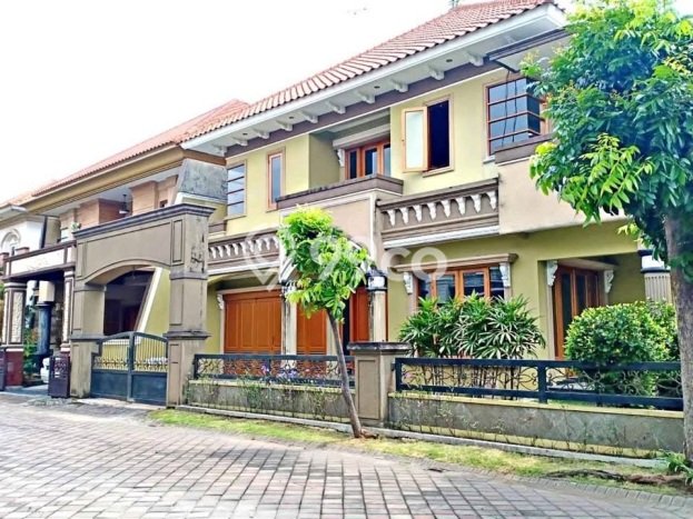 Dijual Rumah Premium dengan Fasilitas Sekitar Lengkap di Sukolilo, Surabaya Dijual Rumah Premium dengan Fasilitas Sekitar Lengkap di Sukolilo, Surabaya