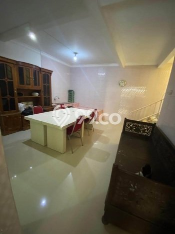 Dijual Rumah 5 Kamar Lokasi Strategis Bagus dan Strategis di Rungkut Dijual Rumah 5 Kamar Lokasi Strategis Bagus dan Strategis di Rungkut