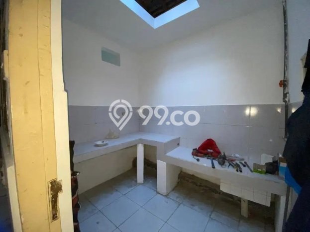 Jual Rumah Bagus Siap Huni LB 150m2 di Tenggilis Mejoyo, Surabaya Jual Rumah Bagus Siap Huni LB 150m2 di Tenggilis Mejoyo, Surabaya