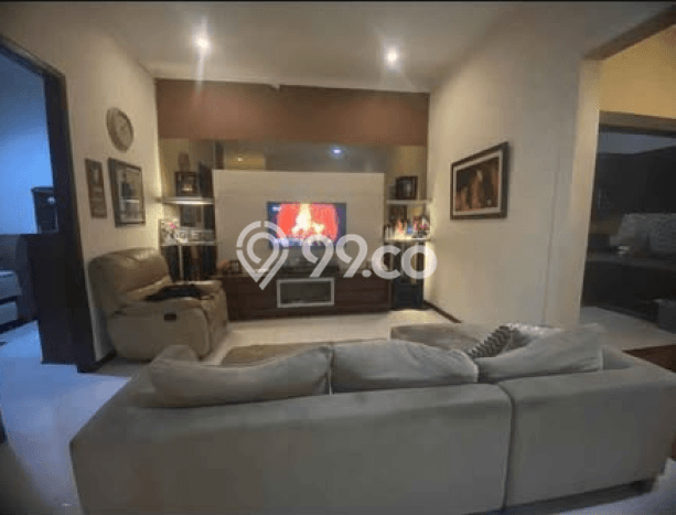 Rumah Elit Modern Tanpa Renovasi di Ketintang Surabaya Rumah Elit Modern Tanpa Renovasi di Ketintang Surabaya