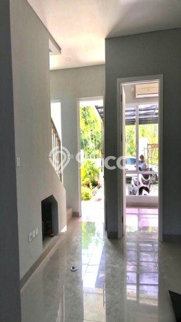 Rumah di Bintaro, 2 KM, Area Asri, Luas 70m² LB 90m² Rumah di Bintaro, 2 KM, Area Asri, Luas 70m² LB 90m²