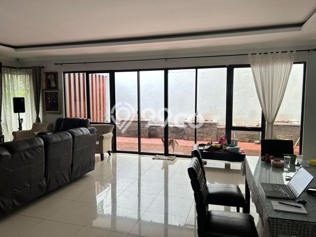Ready to Use! Luxury House LT 305m2 Desain Elegan di Bintaro Ready to Use! Luxury House LT 305m2 Desain Elegan di Bintaro