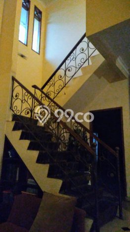 Hunian Mewah LB 225m2 Siap Huni Desain Elegan di Bintaro, Tangerang Selatan Hunian Mewah LB 225m2 Siap Huni Desain Elegan di Bintaro, Tangerang Selatan