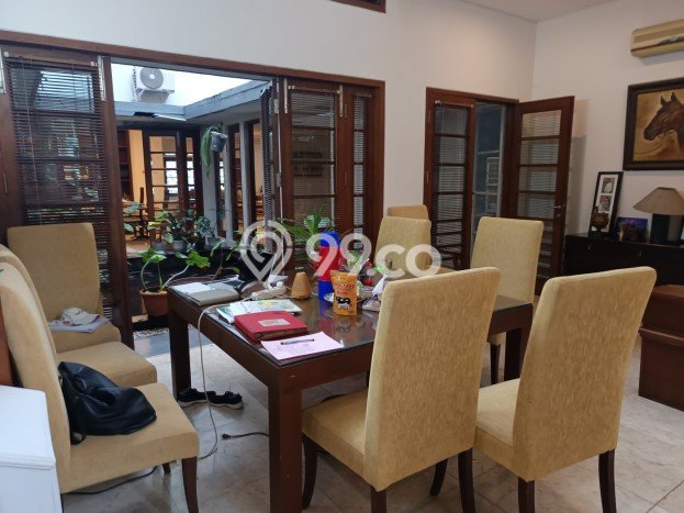 Hunian Elit LB 765m2 Siap Huni Desain Elegan di Bintaro, Tangerang Selatan Hunian Elit LB 765m2 Siap Huni Desain Elegan di Bintaro, Tangerang Selatan