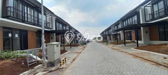 HUNIAN PILIHAN! Rumah di Kota Baru Parahyangan, 2 KT, Area Strategis, Luas 126m² Bangunan 90m² HUNIAN PILIHAN! Rumah di Kota Baru Parahyangan, 2 KT, Area Strategis, Luas 126m² Bangunan 90m²