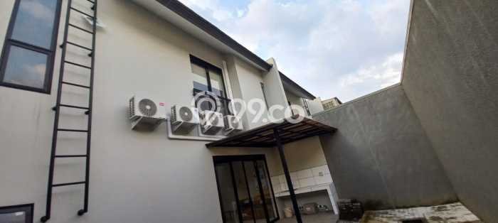 Disewakan Rumah Murah di Kota Baru Parahyangan Bandung dengan 3 Kamar Tidur Disewakan Rumah Murah di Kota Baru Parahyangan Bandung dengan 3 Kamar Tidur