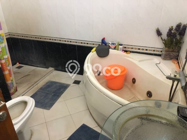 Siap Huni Rumah Mewah 5 Kamar di Karawang Barat Dekat ke Mana Saja Siap Huni Rumah Mewah 5 Kamar di Karawang Barat Dekat ke Mana Saja