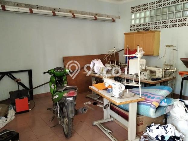 Rumah Menguntungkan di Mandalajati, Dekat Kawasan Komersial, Bandung - 6 Kamar Tidur Rumah Menguntungkan di Mandalajati, Dekat Kawasan Komersial, Bandung - 6 Kamar Tidur