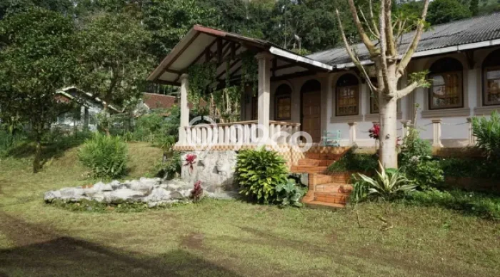 Hunian Cantik Modern Lb 180m2 di Cipanas, Cianjur Hunian Cantik Modern Lb 180m2 di Cipanas, Cianjur
