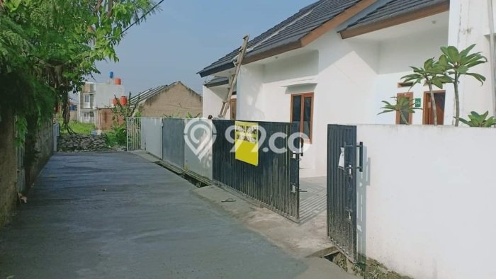 Rumah Strategis Arcamanik, Bandung, LT 78m² LB 50m² Rumah Strategis Arcamanik, Bandung, LT 78m² LB 50m²