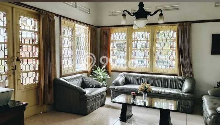 Ready to Use! Premium House LT 607m2 Desain Modern di Diponegoro Ready to Use! Premium House LT 607m2 Desain Modern di Diponegoro