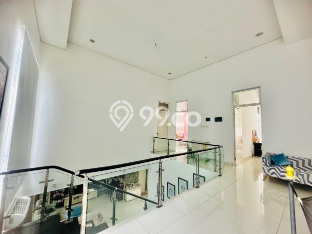Rumah Luxury Modern Tanpa Renovasi di Citraland Surabaya Rumah Luxury Modern Tanpa Renovasi di Citraland Surabaya