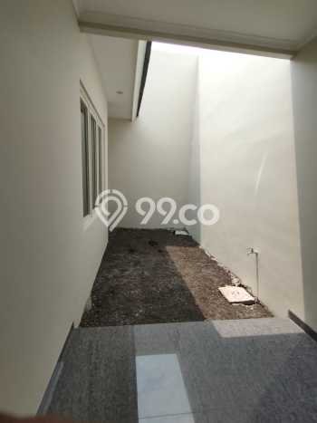 Rumah Elit Modern Tanpa Renovasi di Manyar Surabaya Rumah Elit Modern Tanpa Renovasi di Manyar Surabaya