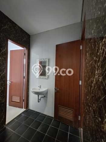 For Sale Hunian Rumah Terawat 4 Kamar di Pakuwon, Surabaya For Sale Hunian Rumah Terawat 4 Kamar di Pakuwon, Surabaya