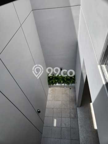 Jual Rumah Favorit Siap Huni LB 160m2 di Rungkut, Surabaya Jual Rumah Favorit Siap Huni LB 160m2 di Rungkut, Surabaya