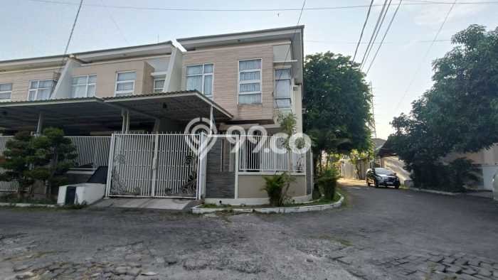 Dijual Hunian Rumah Terawat 4 KT di Manyar, Surabaya Dijual Hunian Rumah Terawat 4 KT di Manyar, Surabaya