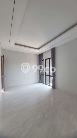 Rumah Elit LB 205m2 Siap Pakai Desain Elegan di Pakuwon City, Surabaya Rumah Elit LB 205m2 Siap Pakai Desain Elegan di Pakuwon City, Surabaya