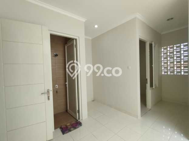 Rumah Elit Modern Tanpa Renovasi di Manyar Surabaya Rumah Elit Modern Tanpa Renovasi di Manyar Surabaya