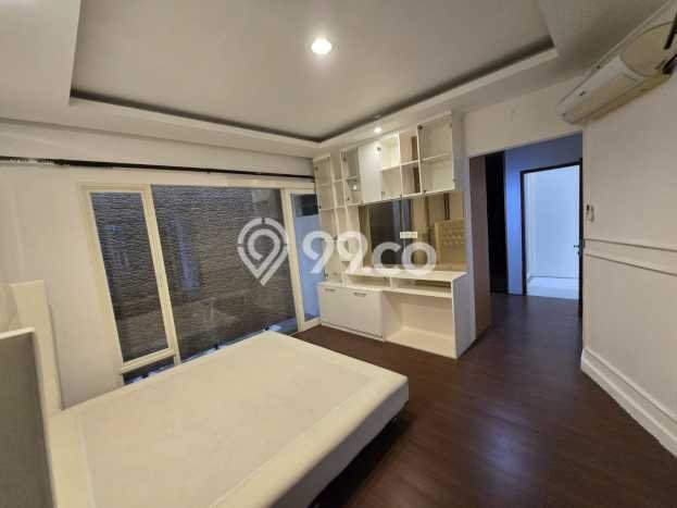 For Sale Hunian Rumah Terawat 4 Kamar di Pakuwon, Surabaya For Sale Hunian Rumah Terawat 4 Kamar di Pakuwon, Surabaya