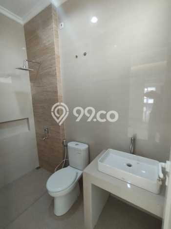 Rumah Elit Modern Tanpa Renovasi di Manyar Surabaya Rumah Elit Modern Tanpa Renovasi di Manyar Surabaya