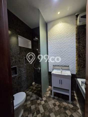 For Sale Hunian Rumah Terawat 4 Kamar di Pakuwon, Surabaya For Sale Hunian Rumah Terawat 4 Kamar di Pakuwon, Surabaya