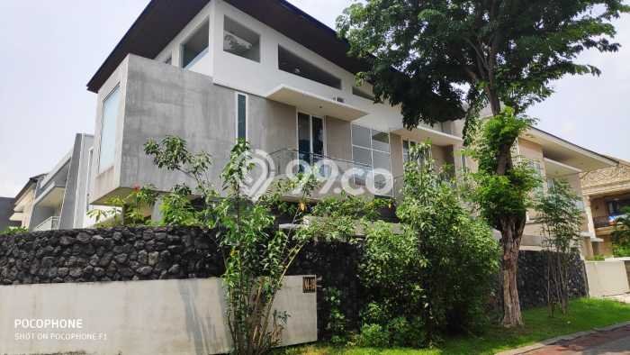 For Sale! Luxury House LT 333m2 Desain Elegan di Pakuwon City For Sale! Luxury House LT 333m2 Desain Elegan di Pakuwon City