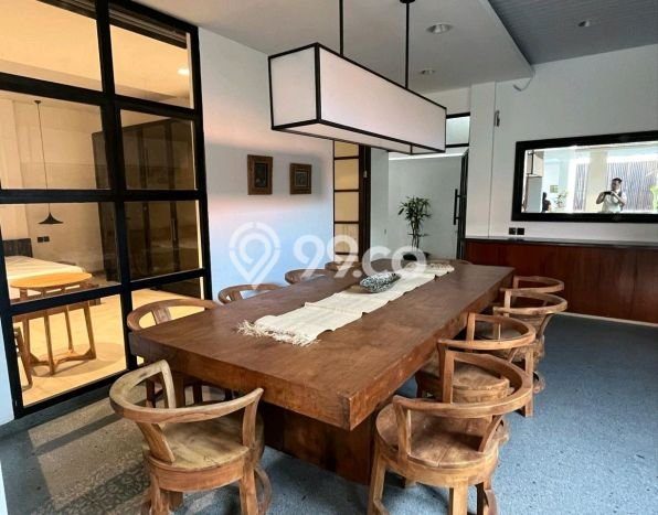 Hunian Minimalis dengan LT 270m2 & LB 450m2 Disewakan di Sanur Hunian Minimalis dengan LT 270m2 & LB 450m2 Disewakan di Sanur