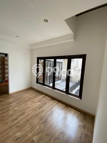 For Sale! Luxury House LT 180m2 Desain Elegan di Gading Serpong For Sale! Luxury House LT 180m2 Desain Elegan di Gading Serpong